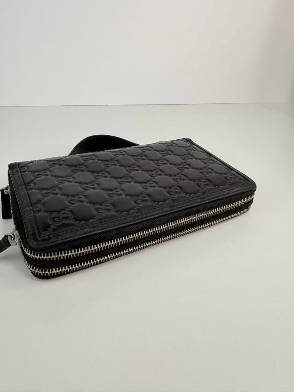 Gucci Signature GG Embossed Leather Zip Around Travel Organizer Clutch Wallet - Picture 4 of 10